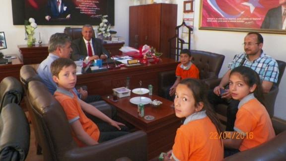 Ahmet Pekkan ilkokulu Müdür Yardımcısı Ali Yılmaz Ve Sınıf Öğretmeni Musa Okur  öğrencilerle ziyaret Bulundular