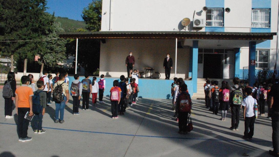 İlçe Millî Eğitim Müdürümüz Üzeyir AKSOY , Ahmet Pekkan İlk/Ortaokulunu ziyaret etti