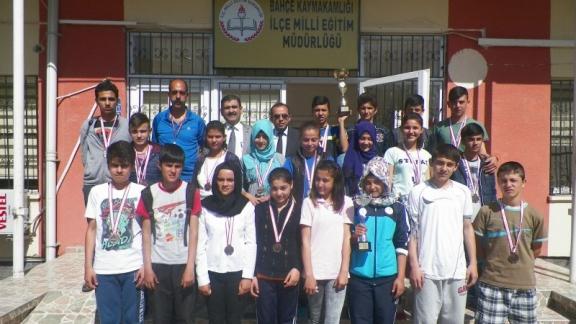 Okullar arası atletizm müsabakalarında il düzeyinde okulumuz Atatürk Ortaokulu dereceye girdi.