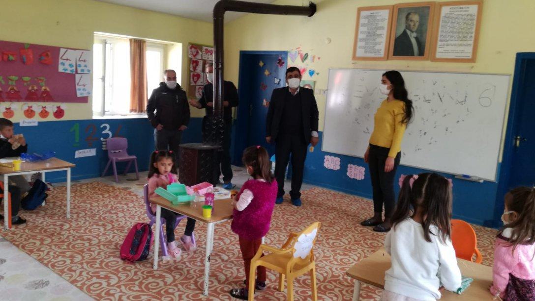 İlçe Milli Eğitim Müdürümüz Üzeyir AKSOY  Köy Okullarına Ziyaret  etti