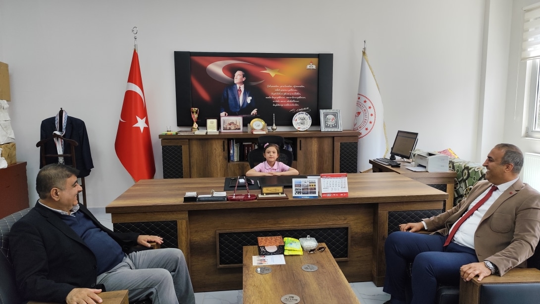 Bahçede Okullar Tatil mi?