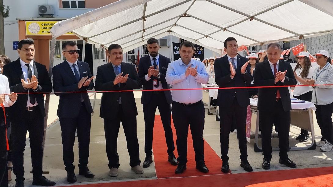 BAHÇE ZÜBEYDE HANIM KIZ MESLEKİ VE TEKNİK ANADOLU LİSESİNDE TÜBİTAK 4006 BİLİM FUARI AÇILDI
