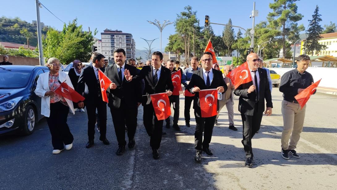 CUMHURİYET YÜRÜYÜŞÜ COŞKUYLA GERÇEKLEŞTİRİLDİ